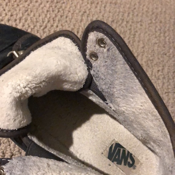 Vans Hadley Hiker Fur Lined High Tops - Picture 6 of 9